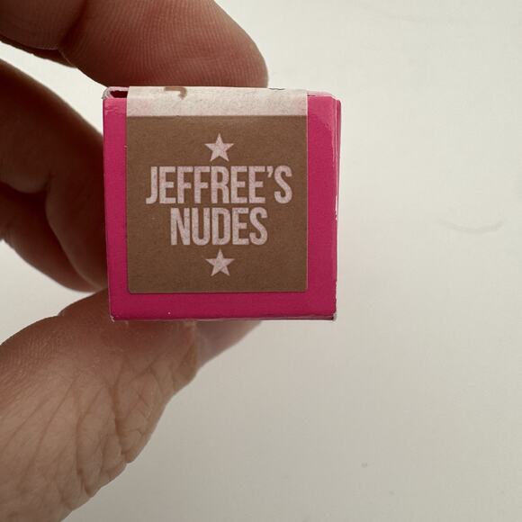 Jeffree Star Cosmetics Velour Liquid Lipstick Shade Jeffrees Nudes 0.19 oz - Picture 3 of 4